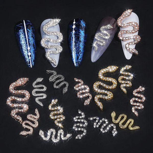 Decorações de arte de unhas 10pcs liga manicure metal gótico zodíaco cobra encantos jóias de luxo para acessórios de decoração 231013