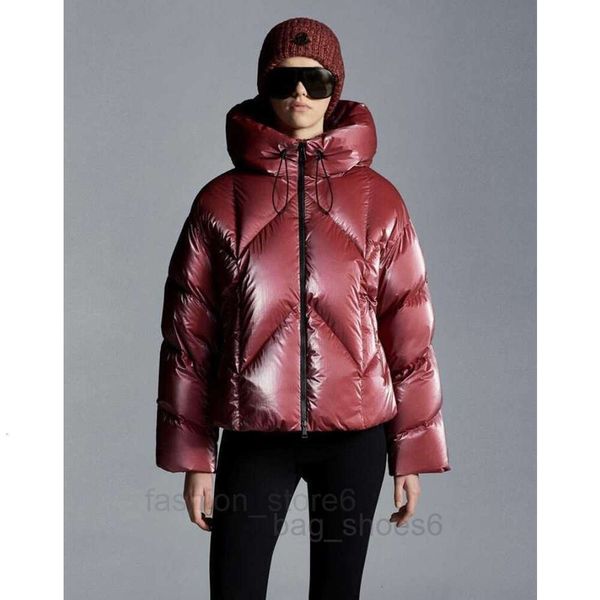 Piumino corto da donna autunno/inverno con cappuccio 90% piumino d'oca bianco imbottito tessuto soffice e caldo luminoso impermeabile e resistente allo sporco CC