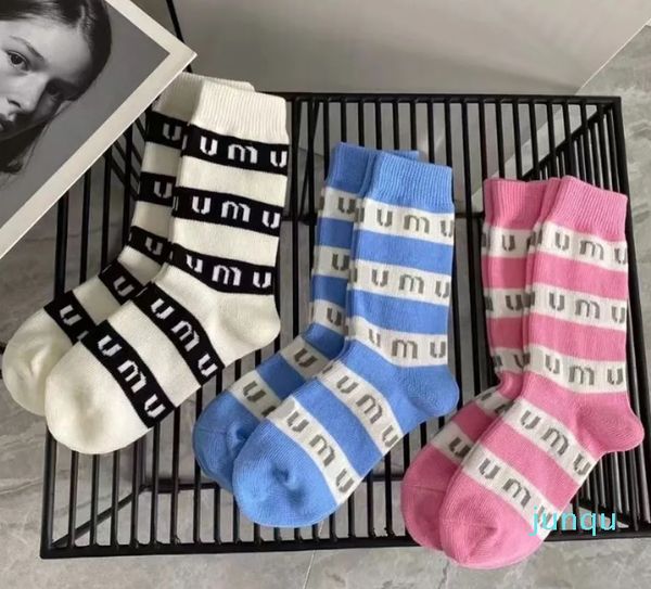 Tekstil Çorap Tasarımcısı Mektup Çorapları Moda Kış Sıcak Les Bas Popüler Ladies 3 Renk Spor Çorapları
