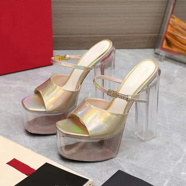 2024 Neue Transparente Ferse Slipper Frauen Plattform Ferse Sandalen Luxus Hausschuhe Designer Mode Gürtel Schnalle Casual High Heel Offene Spitze strand Schuhe