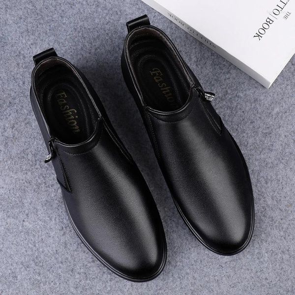 Stivali moda da uomo con cerniera laterale alla caviglia in vera pelle da uomo slip on scarpe basse all-match da uomo comode da moto