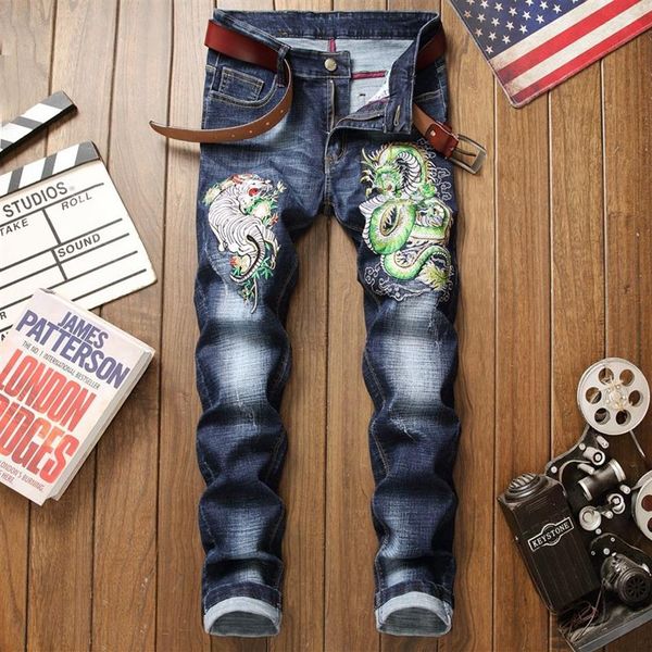 Marke Jeans Männer blaue Denim-Hose gerade Hosen koreanische Mode lässig 3D-Drachen-Stickerei homme zerrissene Jeans plus Größe 29-38330l