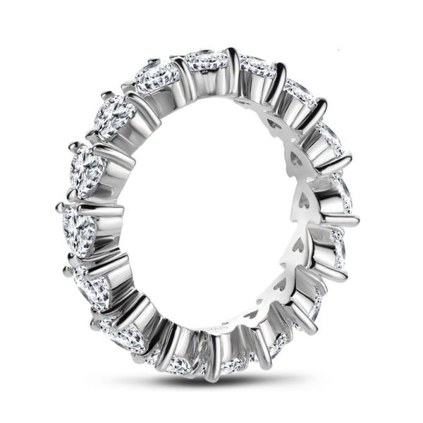 Fascia piena di diamanti di lusso leggera in argento sterling 925 di moda classica INS stile con anello di diamanti a cuore zircone imitazione versatile e versatile a forma di cuore