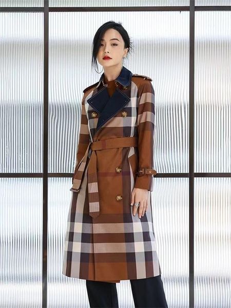 2023 Primavera e Autunno Nuovo colletto scozzese britannico da donna di media lunghezza a maniche lunghe doppio petto cappotto giacca a vento da pendolare