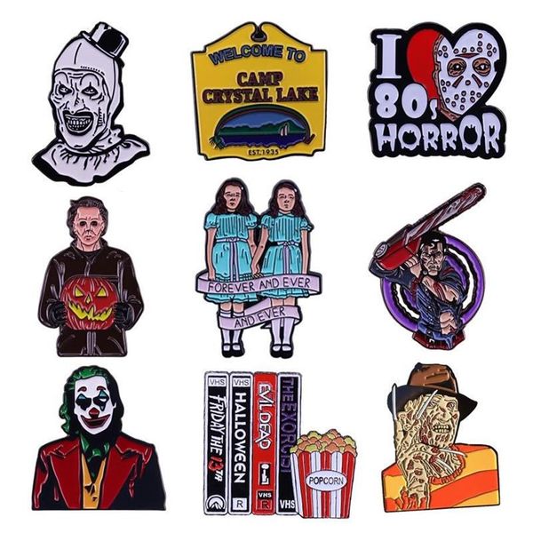 Pins broches dz777 halloween filme de terror figura coleção esmalte pino crachá saco roupas lapela feminino masculino jóias gift290b