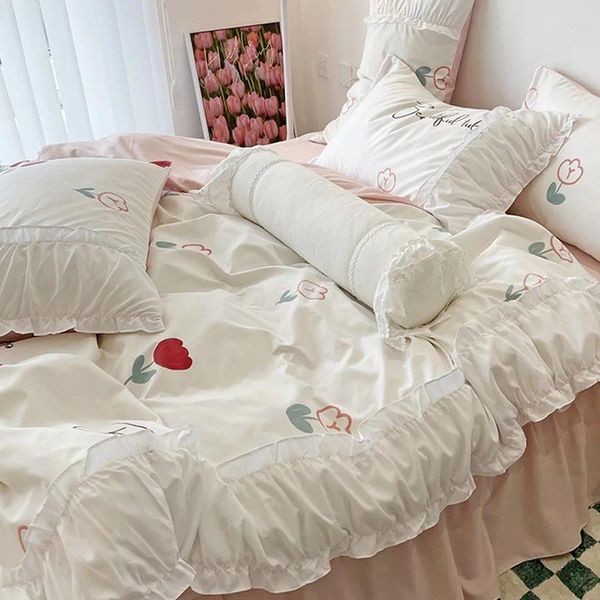 Conjuntos de cama Coreano Princesa Estilo Quatro Peças Conjunto de Verão Simples Quilt Único Dormitório Três