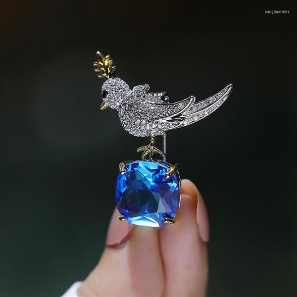 Broches femininos simples cristal azul bonito pássaro para mulheres luxo personalidade criativa broche animal corsage terno banquete baile pins232p