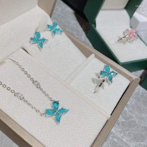 Collana Orecchini Set Versa Light Lusso Nicchia Accessorio Donna Fiori placcati oro Semplice Anello verde Paraiba blu