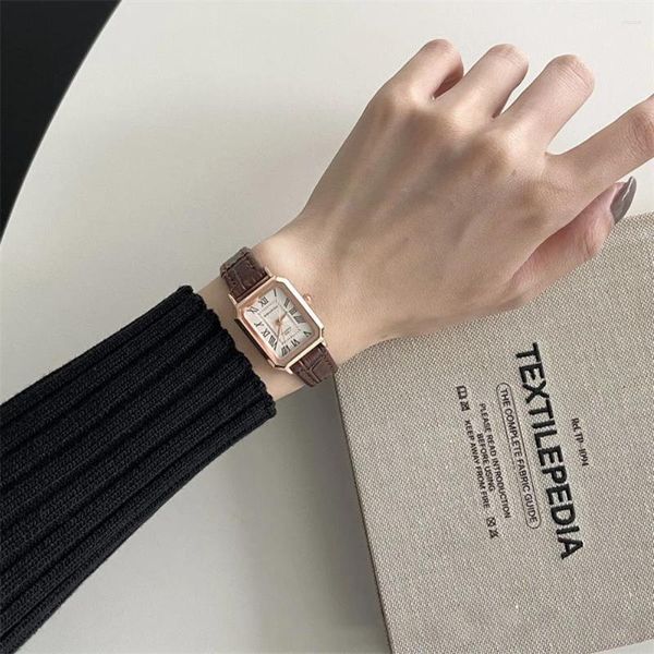 Armbanduhren Lässige Damenuhren Quadratisches Zifferblatt Lederarmband Quarzuhr für modische wasserdichte Damenuhr Geschenk