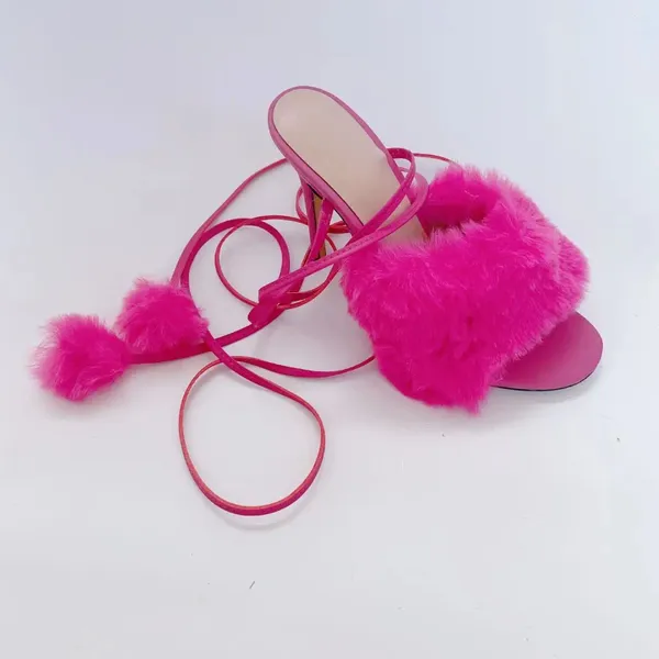 Sapatos de vestido Sandálias de pelúcia com tiras bolas de salto alto chinelos mulheres rosa vermelho stiletto salto senhora casamento elegante passarela