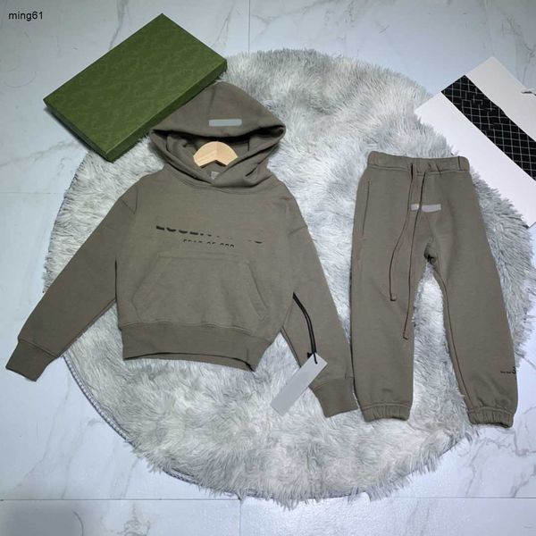 Marke Mode Trainingsanzüge Designer Hoodie Set für Kinder Größe 100–150 cm 2 Stück Bauchwärme Taschenpullover Pullover und Hose Okt05