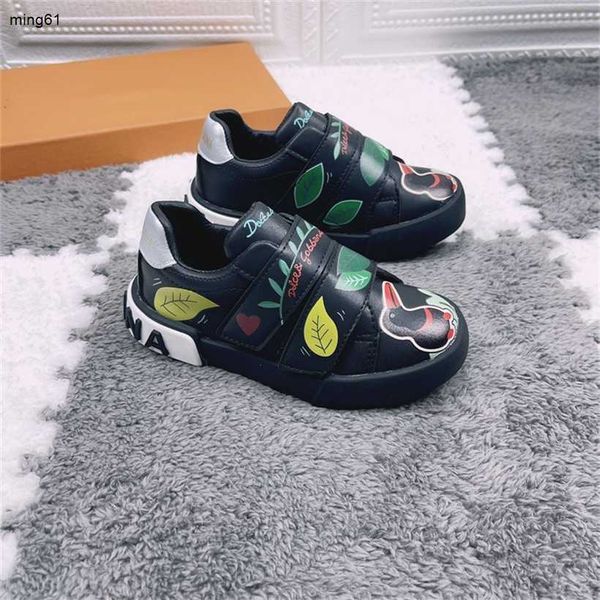Marca de luxo sapatos de bebê crianças designer sapatos esportivos padrão colorido impressão crianças respirável tênis ao ar livre tamanho 26-35