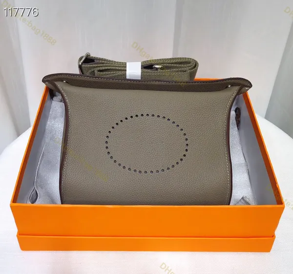 Nuova borsa postino Borsa di design di lusso Moda in pelle Borsa a tracolla casual unisex Mini Videpochs Borse a petto Borse per piatti da pranzo quadrate orizzontali nere