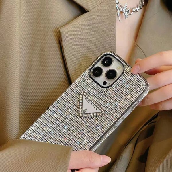 Lindo Designer Strass Phone Case iPhone 15 14 13 12 Pro Max Casos 14promax 14pro 14plus 13pro 12pro 11pro 11 X Xs Xr 7 8 Bolsa de luxo com embalagem de logotipo