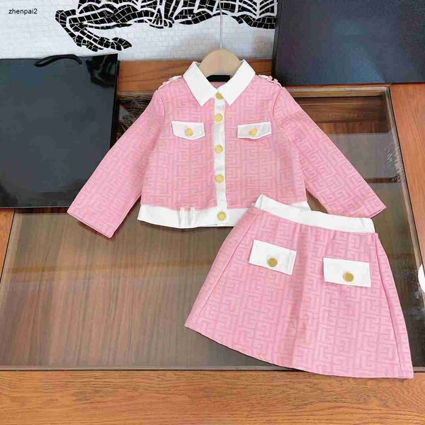 Luxus-Designer-Baby-Herbst-Sets, Mädchen-Kleid, Anzüge, Größe 110–160 cm, 2 Stück, Goldknopf-Reversjacke und Taschenverzierungsrock, 5. September