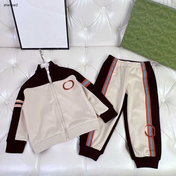 Luxus-Herbst-Trainingsanzüge für Kinder, Jackenanzug mit gesticktem Logo für Babys, Größe 100–160 cm, Patchwork-Design, Jacke und Hose mit Reißverschluss, 10. Okt
