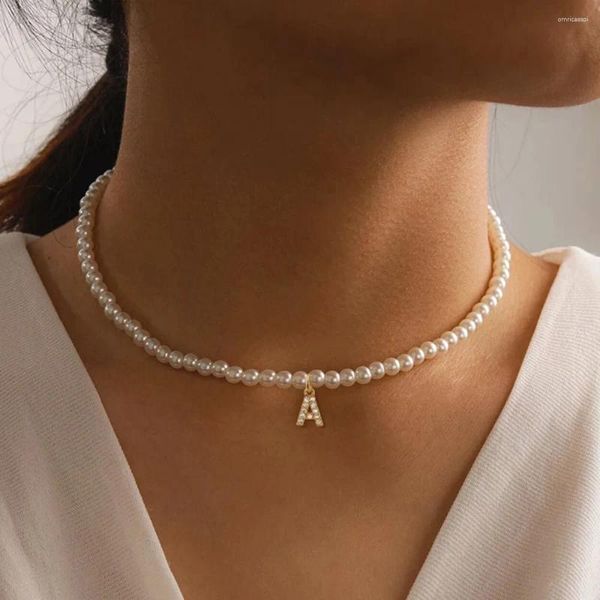 Collane con ciondolo Collana iniziale classica CZ da donna fatta a mano con perle d'imitazione per regalo di gioielli