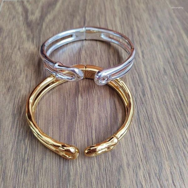 Bangle YS 2023 Unode50 Spanisch Verkauf hochwertiger exquisiter Mode -Frauenarmband Romantische Schmuck Geschenktüte