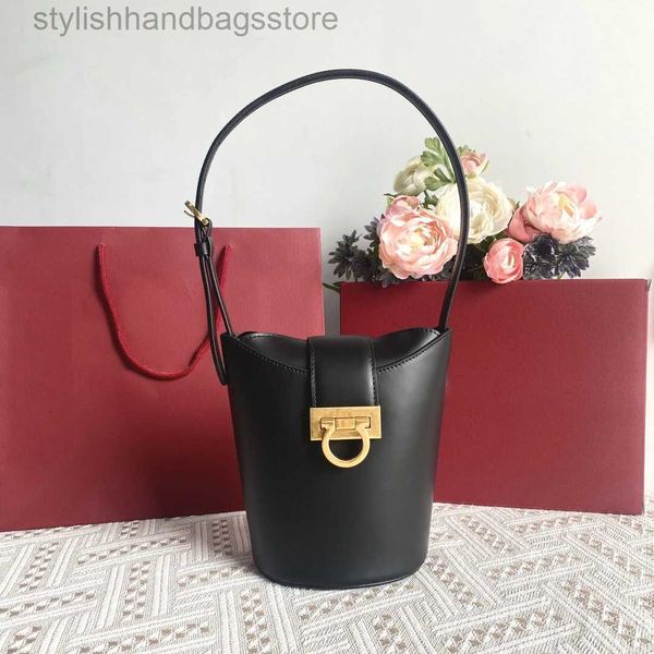 Totes Bolsas De Ombro Cross Body 2023 Novo Designer De Luxo Fries Bag Trifolio Bolsa De Ombro Feminina Bolsa De Ombro Axilas Bucket Bag Portátil EleganteBolsasLoja