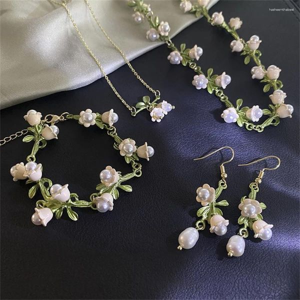 Collane con ciondolo Set di gioielli con perle di fiori bianchi romantici coreani Set di orecchini vintage con giglio della valle, bracciale per donna, regalo bijoux