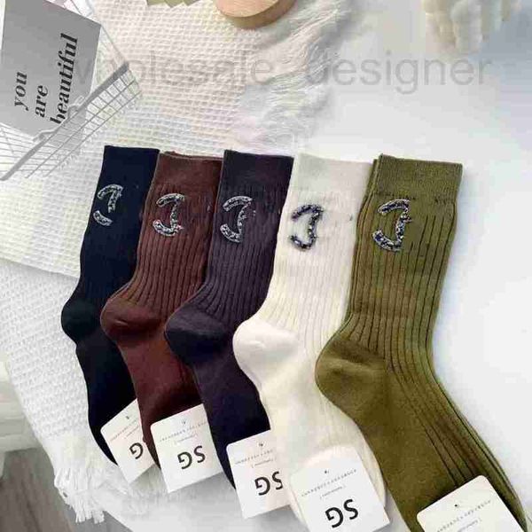 Socken Strumpfwaren Designer kleine x Heißprägung mit Diamant große Doppelnadel mittlere Röhrensocken, exquisite Berühmtheit, College-Stil, einfarbig weiblich 8SGB