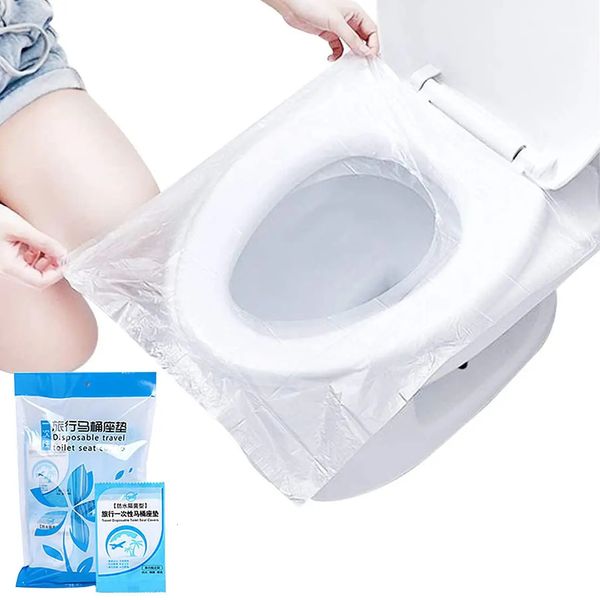 Tampas de assento do toalete 50 pçs descartável plástico tampa de assento do toalete portátil segurança viagem banheiro almofada de papel higiênico acessório do banheiro 231013