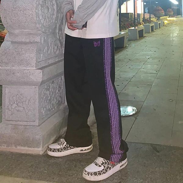 Calças masculinas Agulhas Chegada 1:1 Algodão Preto Sweatpants Borboleta Bordado Roxo Faixa Stripe Zipper Oversize Homens Mulheres Calças