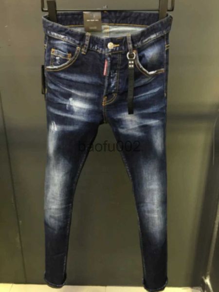 Мужские джинсы 2023 Four Seasons Jeans Мужские джинсы D2 Эластичные брюки узкого кроя D2 Заплатка с отверстиями Белый European Station Youth J231017