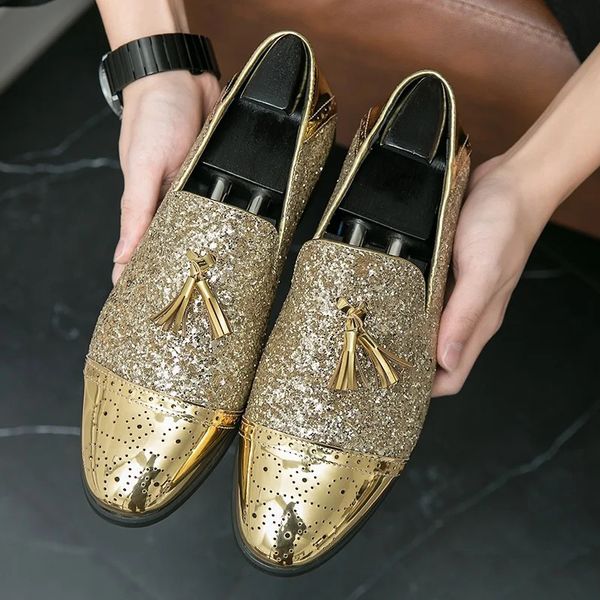 Elbise ayakkabı erkekler düğün püsküllü deri sıradan ayakkabılar lüks tasarımcı sivri altın payet somunlar marka elbise akşam ayakkabı zapatos hombre 231017