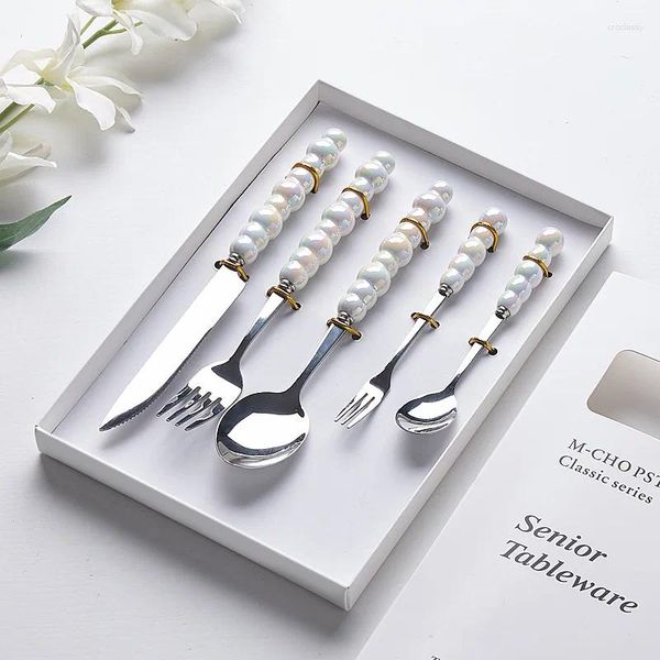 Set di stoviglie Manico in ceramica perlata Coltello Forchetta Cucchiaio Confezione regalo Set di stoviglie in acciaio inossidabile di alto valore per la casa