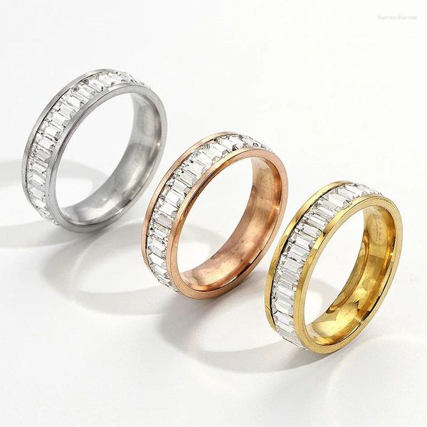 Fedi nuziali Anello ghiacciato con zirconi cubici 6mm Fascia da donna in acciaio inossidabile color oro / argento per regalo di gioielli di moda da donna