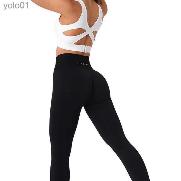 Tute da donna NVGTN Leggings senza cuciture solidi Donna Collant da allenamento morbido Abiti fitness Pantaloni da yoga Vita alta Abbigliamento da palestra Leggings in spandexL231017