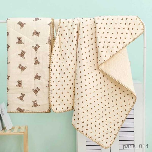 Decken Baby Decke Quilten Infant Krippe Abdeckung Niedlichen Bären Druck Kleinkind Sommer Luft Quilt Baumwolle Warme Baby Wachstum Decke R231018