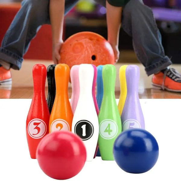 Bowling 12pcsset Conjunto de cores de madeira 10 pinos 2 jogo de bola para crianças Indoor Family Sports Toy Educacional 231017