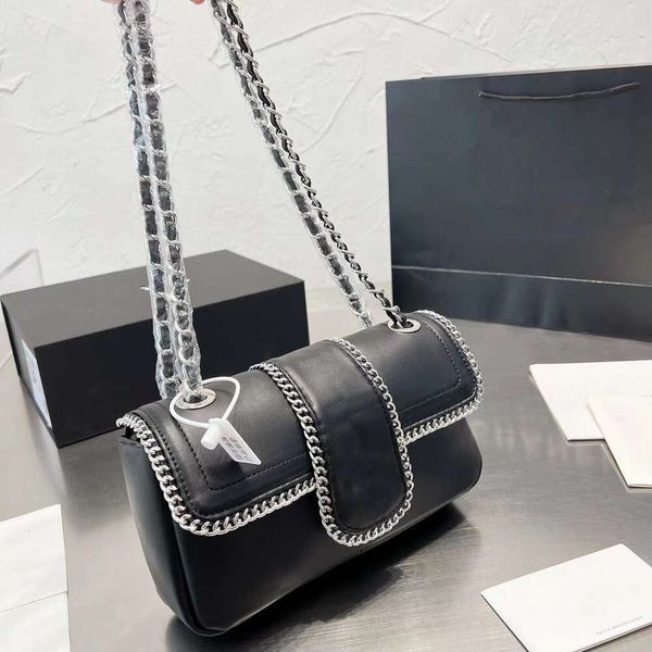 23 Nouveau type de sac à canal pour femmes, petit sac à chaîne à vent parfumé de style étranger, couverture de sac pour l'industrie lourde, petit sac carré léger de luxe rouge net, sac à bandoulière du même style