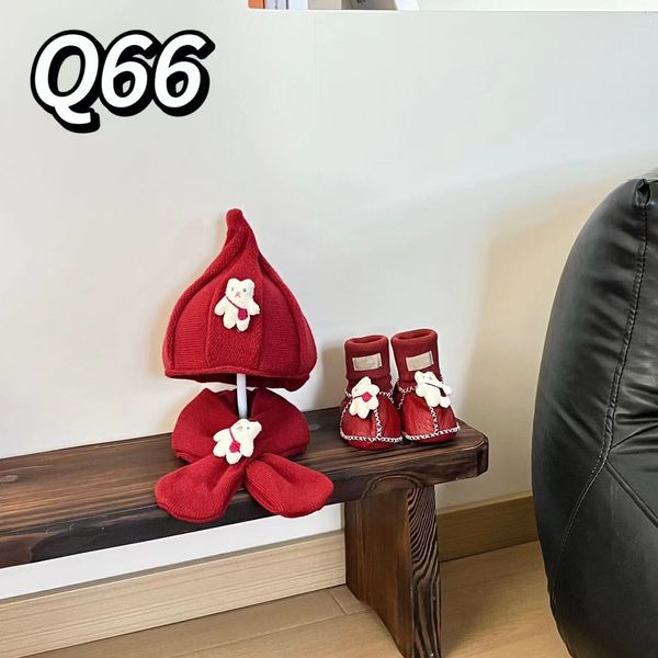 2023 novo bebê conjunto de três peças série q chapéu cachecol sapatos de bebê cashmere cor sólida dos desenhos animados quente marca designer de moda aaaaaaaaa