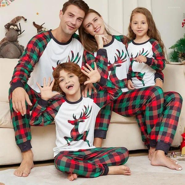 Kadınların Pijama 2023 Varış Noel Ebeveyn-Çocuk Pijama Set Karikatür Elk Ekose Baskı Yuvarlak Boyun Uzun Kollu Loungewear Takım