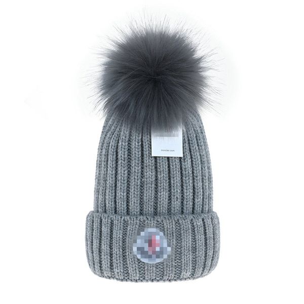 Cappelli di design Autunno Inverno Berretto lavorato a maglia uomo donna casual Berretti con teschio di alta qualità Grosso lavorato a maglia spesso caldo pompon in pelliccia sintetica disponibile Cappellini moda Diversi colori disponibili