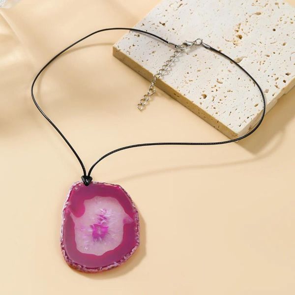 Halsband, Fuchsia-Rosa-Naturstein-Anhänger-Halskette für Damen, schwarzer PU-Leder-Seil-Schmuck