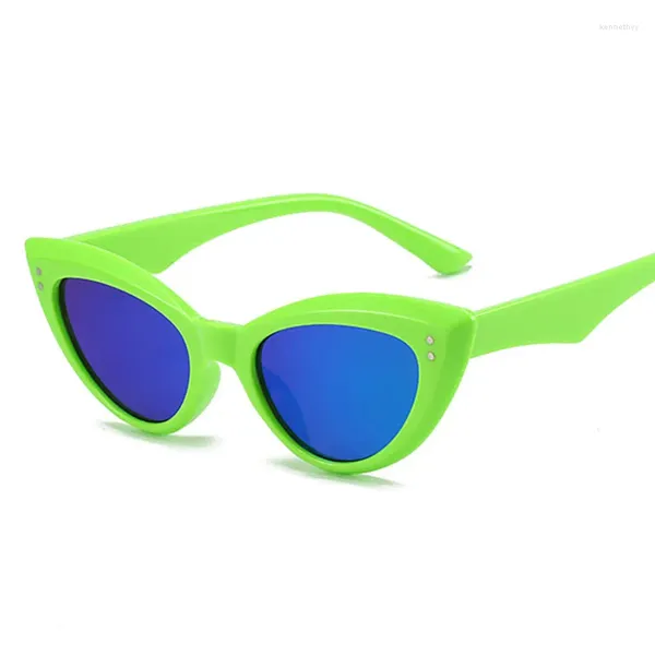 Солнцезащитные очки Oulylan, модные треугольные женские солнцезащитные очки «кошачий глаз», 2023 INS, модные винтажные солнцезащитные очки с заклепками, женские сексуальные повседневные солнцезащитные очки