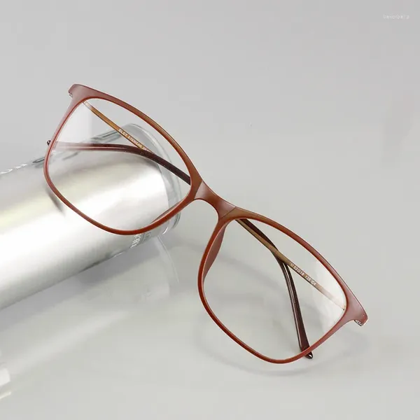 Montature per occhiali da sole Moda Occhiali ultraleggeri Donna Occhiali da vista in titanio di plastica Telaio Uomo Miopia Occhiali trasparenti Oculos De Grau Gambe in metallo