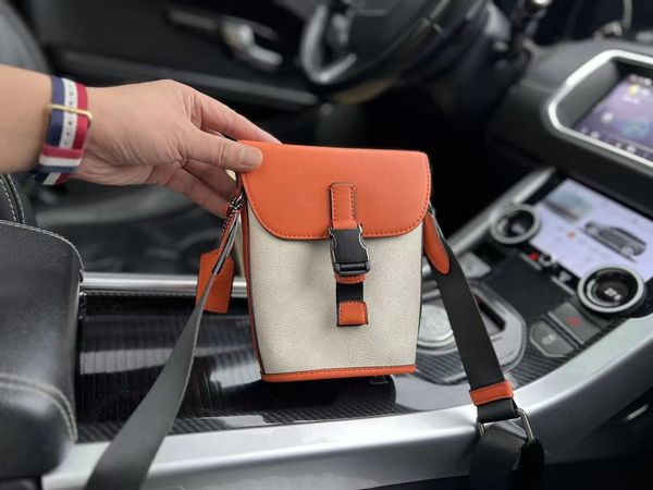 Bolsa para câmera de produtos de alta qualidade, bolsa de ombro crossbody de designer de moda versátil de alta qualidade para homens e mulheres, mesmo estilo de lona com couro de 18 cm para celular