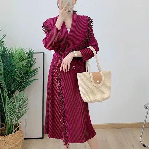 Kadın Trençkotları Miyake Piled Tasarım Sense Saçak Saçak Gevşek Moda Streç orta uzunlukta kıyafetler Sonbahar 2023