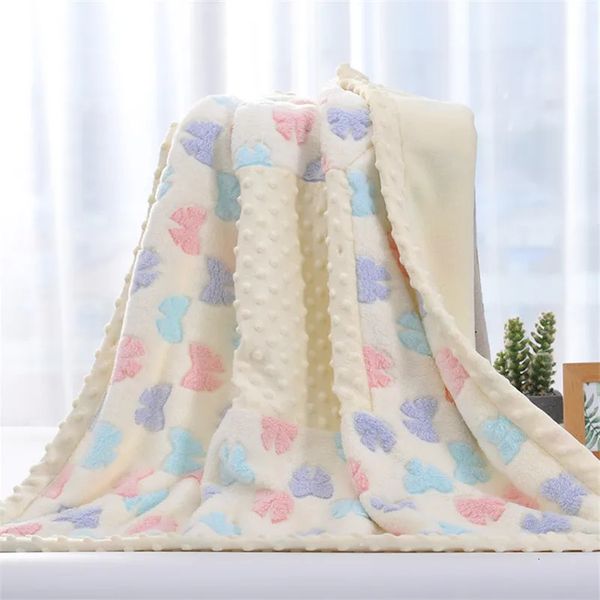 Одеяла 2 слоя, стеганые из шерпы на спине, термобелье с 3D бабочкой, фланель, мягкая детская пеленка для новорожденных, постельное белье для кроватки, детский коврик для сна 231017