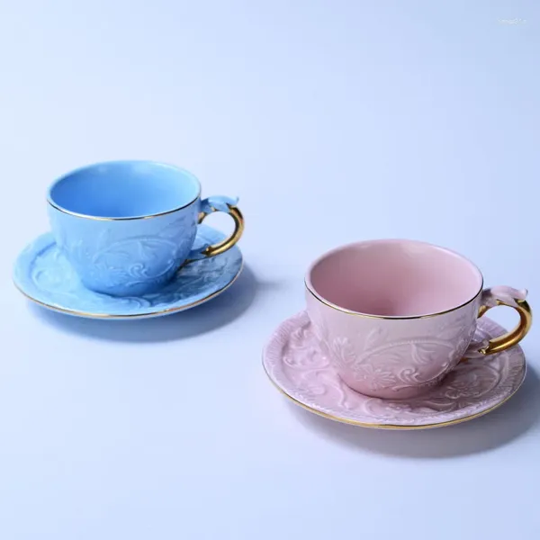 Caffettiere Velali in stile europeo Tazza in ceramica in rilievo Tè pomeridiano dipinto in oro Piattino nero Vil Ari