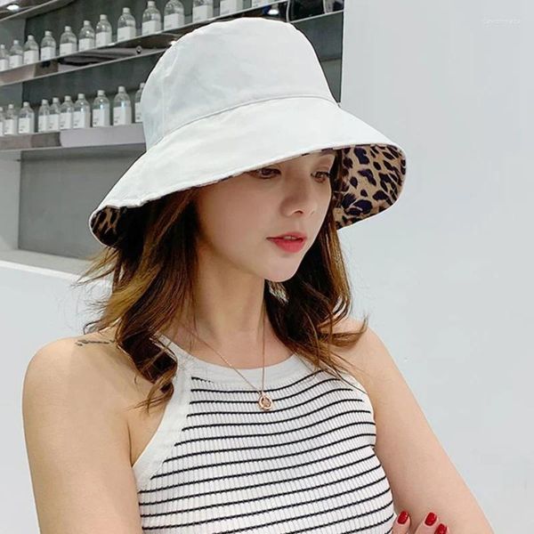 Berretti da donna con stampa leopardata cappello da pescatore estivo traspirante pieghevole berretto da spiaggia femminile da uomo berretto piatto Panama di alta qualità da pescatore