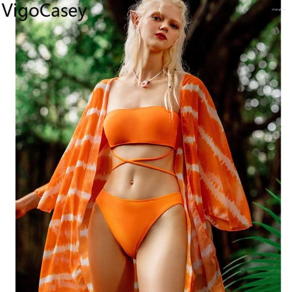 Mulheres Swimwear VigoCasey Sexy Laranja Bandeau 3 PCS Imprimir Brasão Bikini Set Mulheres 2023 Push Up Cross Hollow Swimsuit Praia Banheira Terno