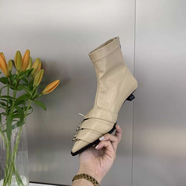 Inverno botas de salto fino único nu feminino outono/inverno estilo britânico apontou toe baixo curto pequeno gato