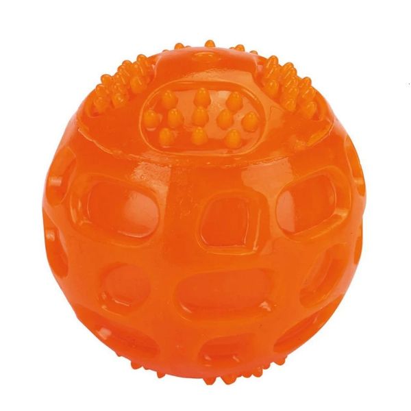 Brinquedos de cachorro Chews Pet Biterresistente Ball Toy Interactive Rubber Treinamento Squeak Treinamento Durável Tocando bolas para cães 230819