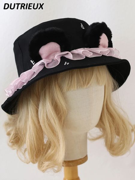 Berretti originali fatti a mano nero orso rosa cappello a secchiello femminile Y2k dolce cappello da sole carino bestia orecchio berretto autunno Halloween berretti berretti per le donne 231018